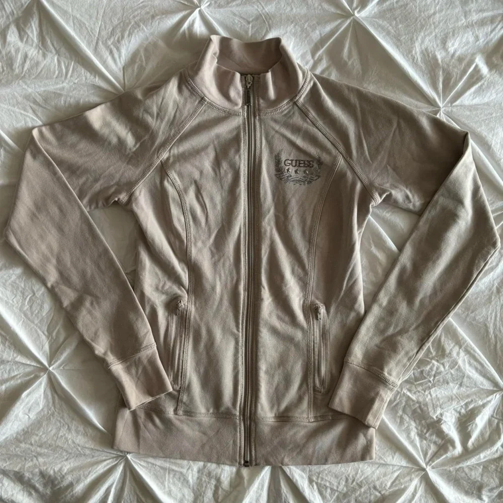 guess athleisure zip up jacket - Picture 1 of 5